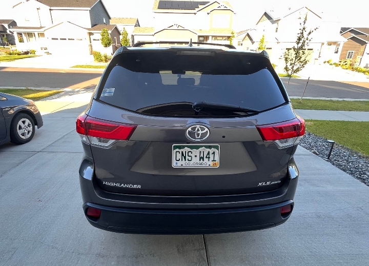 2017 Toyota Highlander XLE AWD — photo 2