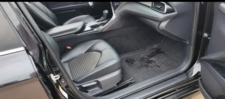 2018 Toyota Camry SE Sedan 4D — photo 5